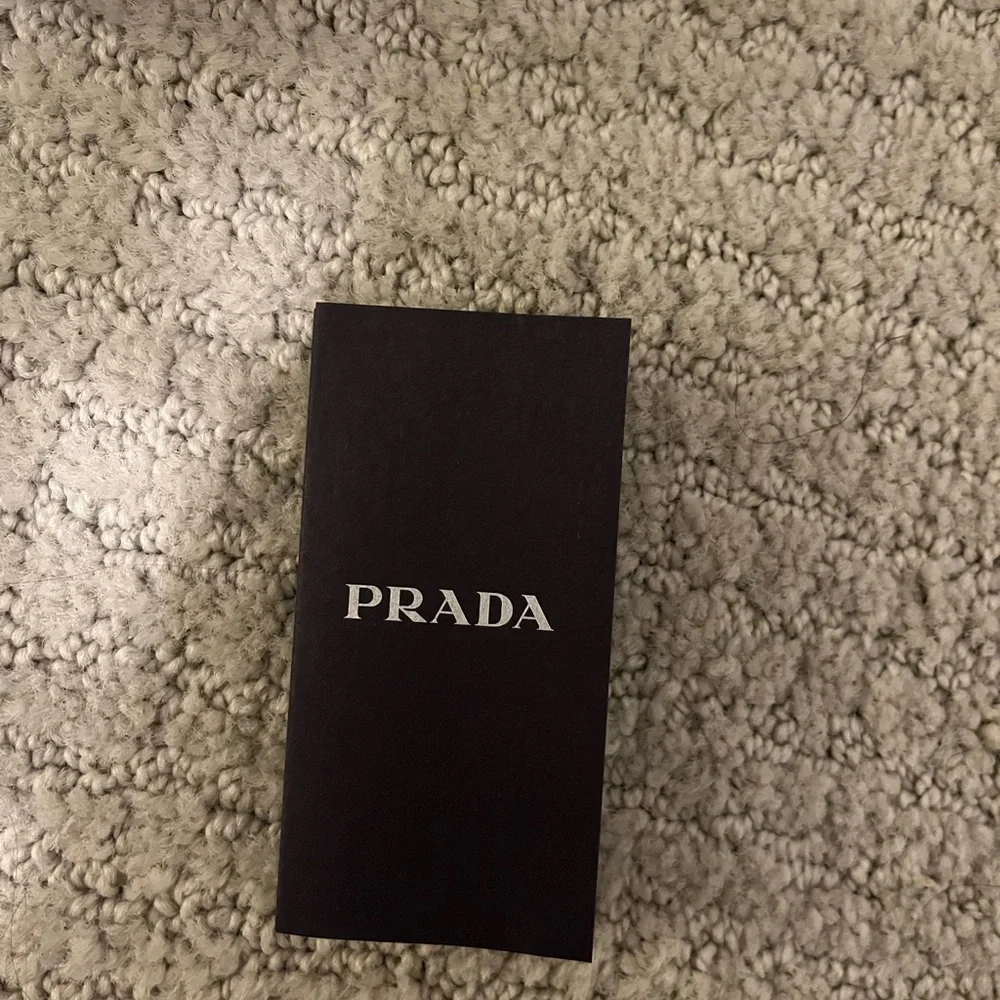 Prada Box - Picture 4 of 4